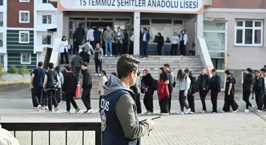 Kars'ta asayiş ekipleri okul çevrelerinde teyakkuzda