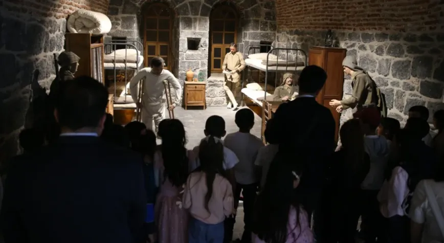 Kars’ta öğrenciler tarihî ve kültürel mirası yerinde tanıyor