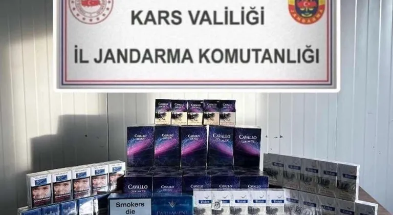 Kars'ta şüpheli araçtan yüzlerce paket kaçak sigara çıktı