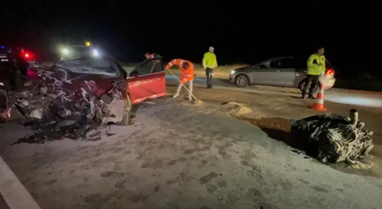 Katliam gibi kaza: 5 kişi öldü! ‘Dur’ ihtarına uymayan sürücü...