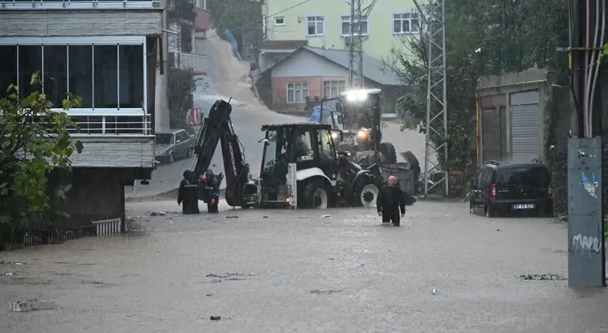 Kdz. Ereğli’de sağanak alarmı: Dereler taştı, ev ve iş yerlerini su bastı