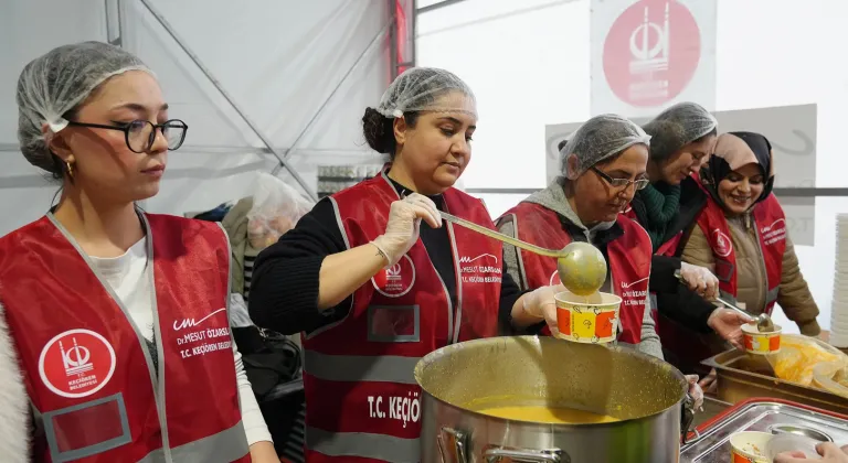 Keçiören'de Ramazan Coşkusu! 15 Noktada İftar ve Yolda Kalanlara Kumanya Desteği