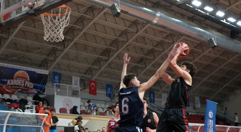 Kocaeli'de Kardeş Pası Şampiyonası Nefes Kesti: Spor Sahalarında Kardeşlik Kazandı!