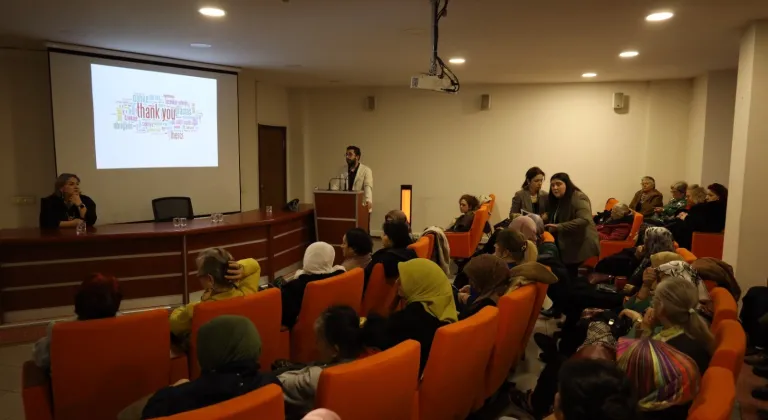 Kocaeli'de “Sağlıklı Yaş Alma Semineri” düzenlendi