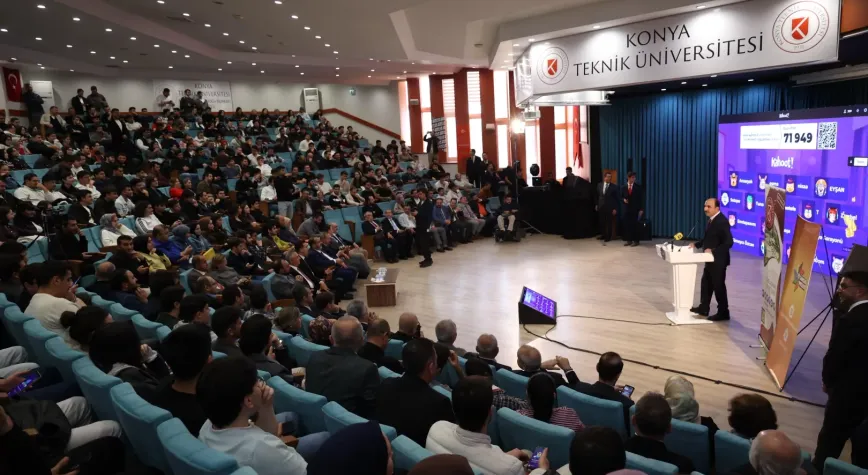 Konya’da Başkan Altay gençlerle bir araya geldi