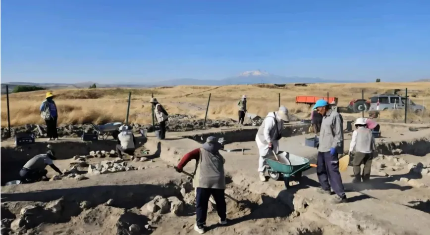 Kültepe’de 78 yıllık kazı tarihinde bir ilk! Helenistik Dönem mozaiği bulundu