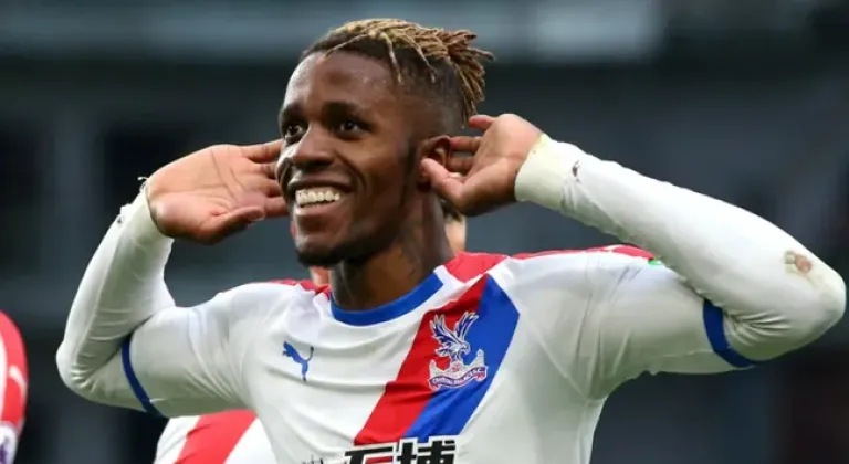 Lyon, Wilfried Zaha'yı kadro dışı bıraktı! Sebebi...