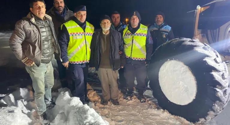 Malatya Büyükşehir Belediyesi ekipleri 75 yaşındaki Mustafa Akıcı'yı kurtardı