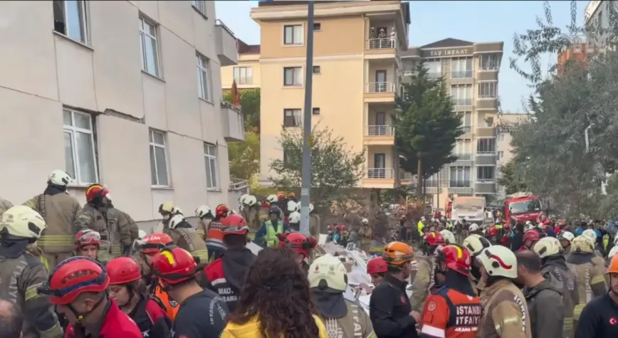 Maltepe’de çöken binadan 10 kişi kurtarıldı, 1 ölü