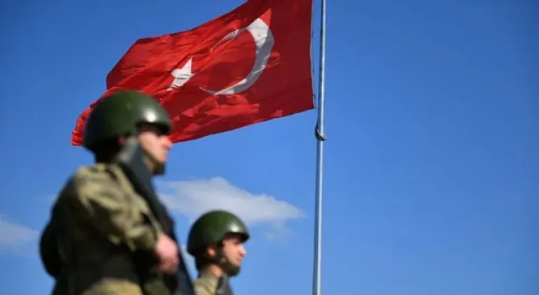 Mehmetçik’e Türk bayrağı için ‘vur’ emri verildi!