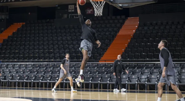 Mersin MSK'da Heyecan Dorukta: Evinde Petkim'i Ağırlayacak, Hedef 3'te 3 Galibiyet!