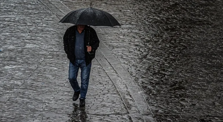 Meteoroloji açıkladı! Bazı illerde sağanak var, sıcaklıklar 4 derece artıyor