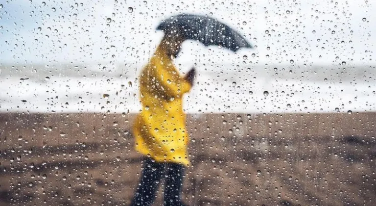 Meteoroloji'den 11 il için sarı kodlu alarm: Kuvvetli yağış ve rüzgâra dikkat!