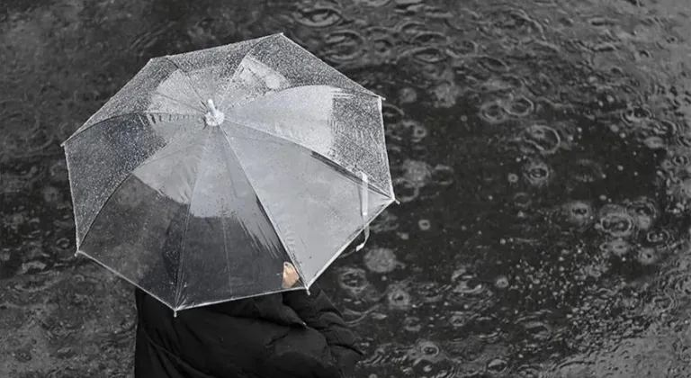 Meteoroloji'den kuvvetli sağanak uyarısı! İşte tüm illerin hava durumu...