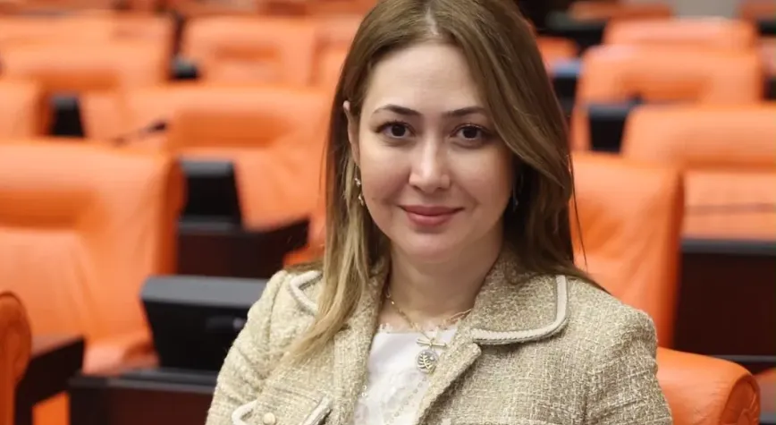 MHP’li Zuhal Karakoç trafik kazasında yaralandı! Ankara’da ameliyat edildi