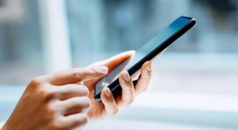 Milyonlarca Aileyi İlgilendiriyor: 15 Yaş Altı Çocuklara Sosyal Medya Hesabı Yasaklanıyor mu?