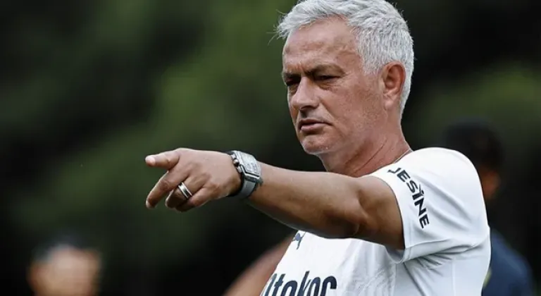 Mourinho, bir ismin daha üstünü çizdi