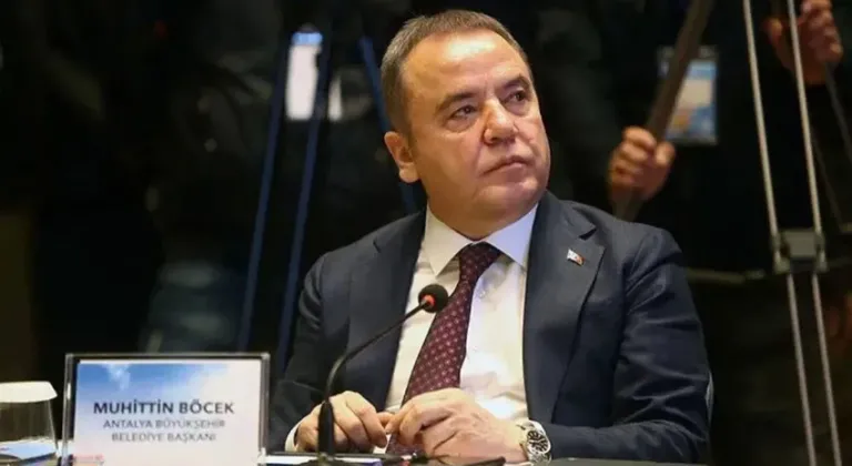 Muhittin Böcek yeniden hastaneye kaldırıldı