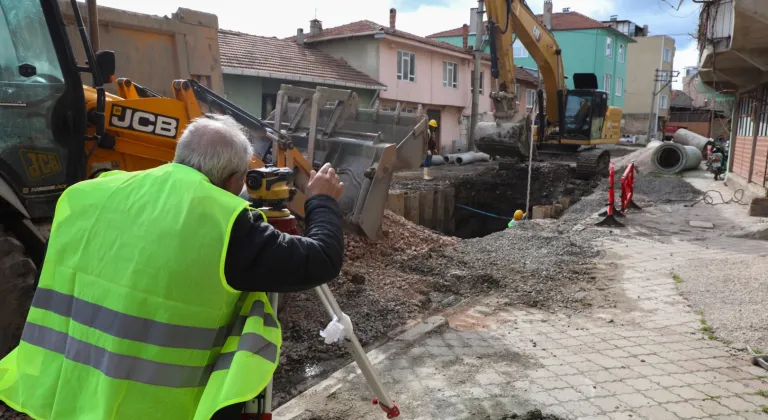 Mustafakemalpaşa'da 50 Yıllık Sorun Son Buluyor: Büyükşehir Altyapıyı Baştan Yaratıyor!