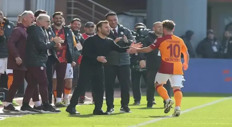 Okan Buruk'tan Mertens yalanlaması! "Aramız çok iyi"