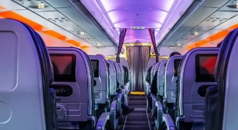 Ölü eşini 'yolcu gibi' uçağa bindirmeye çalıştı