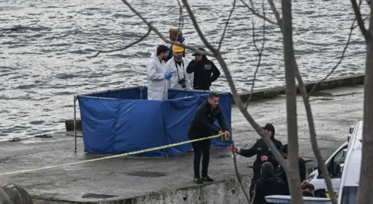 Ortaköy'de iki kişi denize düştü, biri öldü