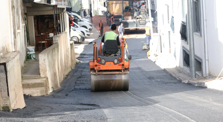 Osmangazi'de Yıpranan Yollar Tarih Oluyor: Dev Asfalt Çalışmalarıyla Ulaşım Kalitesi Artıyor!