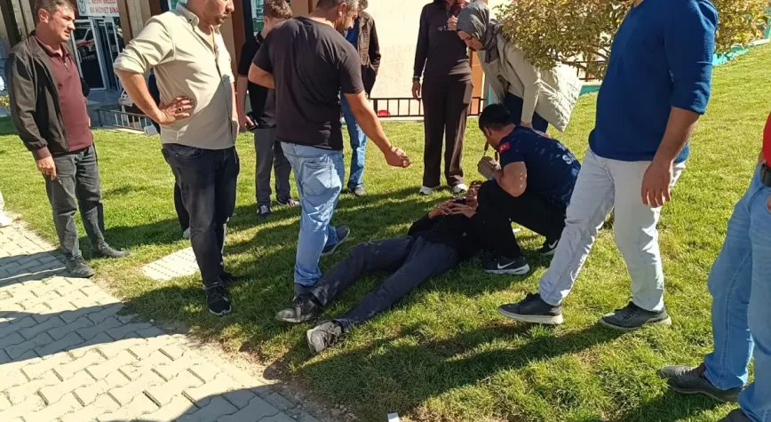 Otomobilin çarptığı motosikletin sürücüsü ağır yaralandı