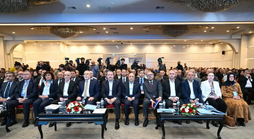 Özçelik-iş Genel Başkanı Değirmenci: “İşçinin de kazandığı bir dönüşüm istiyoruz”