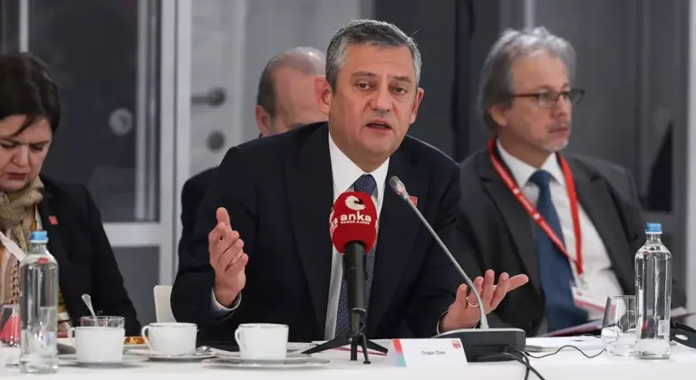 Özel'e Avrupa'da soğuk duş! Hayranlık duyduğu liderle görüşemedi