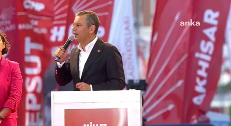Özgür Özel'den Gençlere yasaksız, vizesiz Türkiye’yi kuracağız