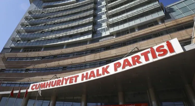 Özgür Özel genel merkezde MYK'yı topladı!