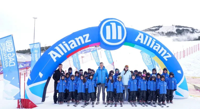 Palandöken’de Kız Çocuklarını Kayak Sporuyla Tanıştırdı 