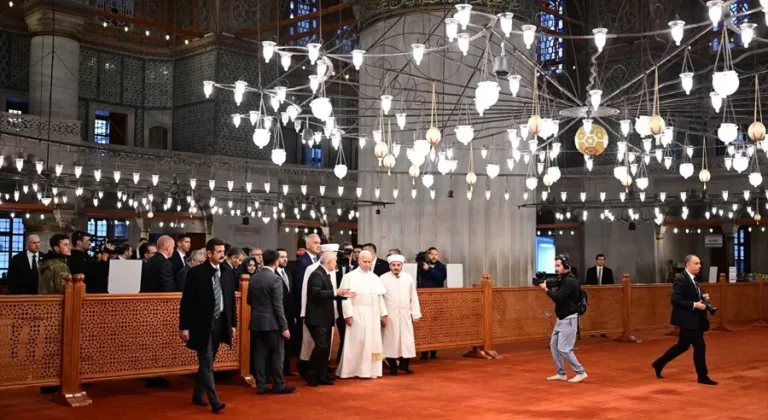 Papa 14. Leo, Sultanahmet Camisi’ni ziyaret etti