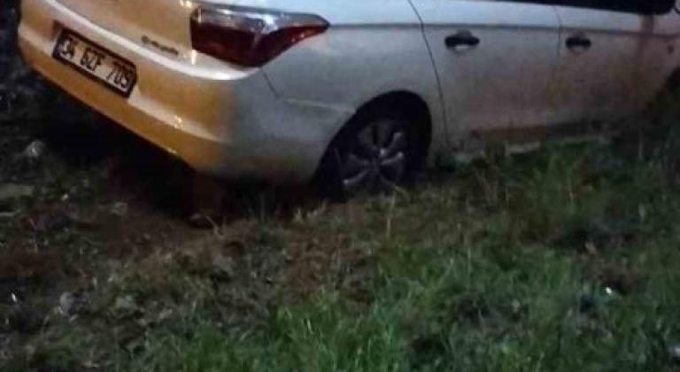 Pendik’te navigasyonun gösterdiği ara yola giren araç boşluğa düştü: 1 yaralı
