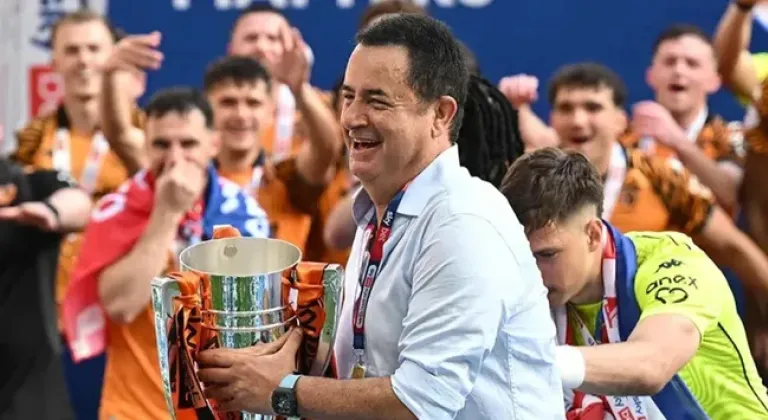 Premier Lig coşkusu! Acun Ilıcalı’dan Hull City taraftarına çifte müjde