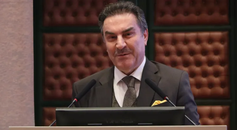 Prof. Dr. Zakir Avşar'dan Ebeveynlere Kritik Rehber: Çocuklarımızı Dijital Dünyada Nasıl Güvende Tutarız?