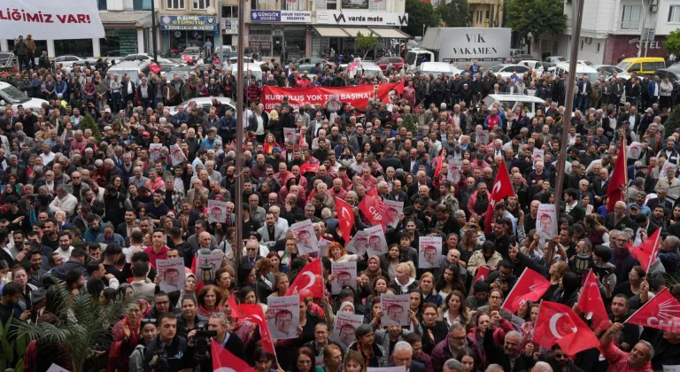 "Yapılanlar siyasi bir darbedir!" Adana'da Ekrem İmamoğlu'na destek