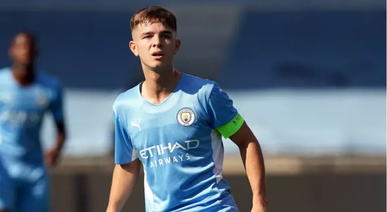 Rafa Silva'nın yerine James McAtee gelecek