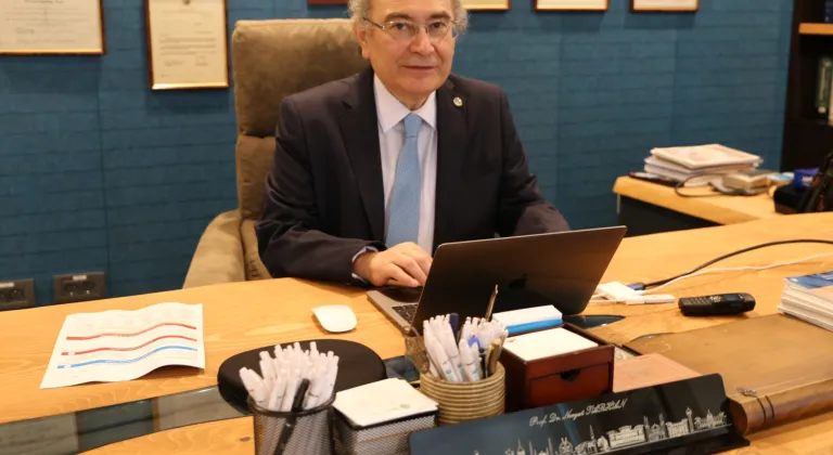 Ramazan Bir Psikolojik SWOT Analizi Dönemi: Prof. Dr. Nevzat Tarhan'dan Ruhsal Yenilenme Çağrısı