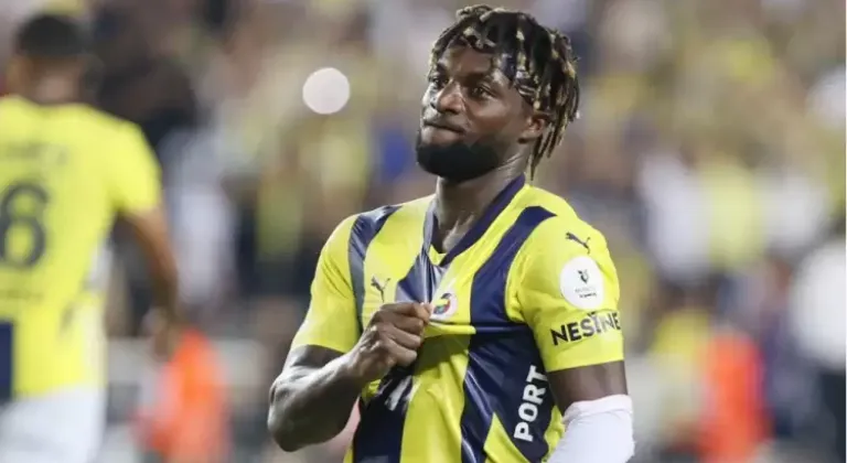 Rangers maçının kadrosuna alınmayan Allan Saint-Maximin'den flaş paylaşım!