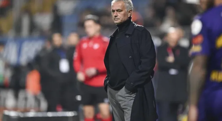 Rıdvan Dilmen'den Mourinho'ya: ''Takımı yerle bir ettin!''