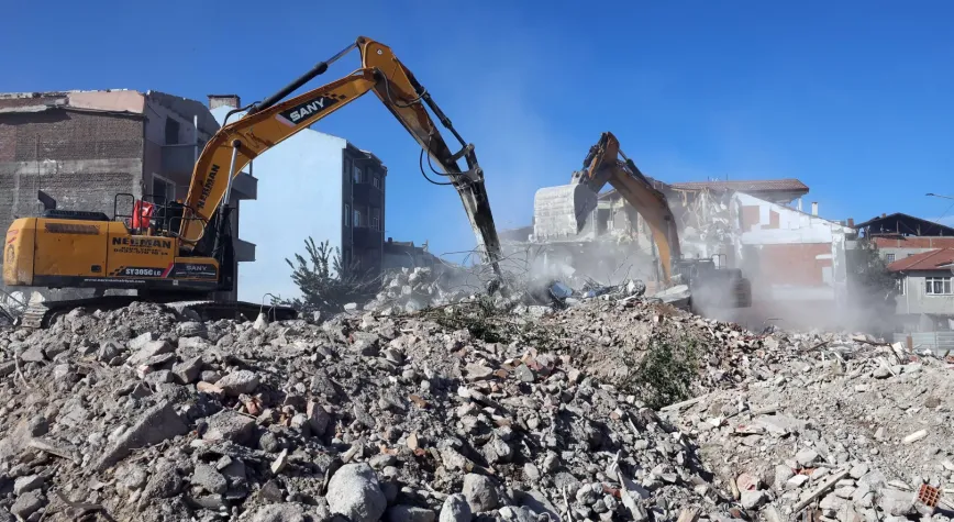 Sakarya'da Tığcılar kentsel dönüşümünde bir ayda 45 yapı yıkıldı