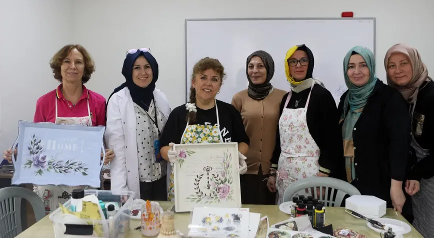 SAMEK’te eski eşyalar sanatla buluşuyor... El emekleri kazanca dönüşüyor