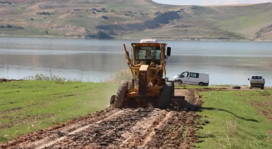Şanlıurfa Büyükşehir, Hilvan’da 18 km’lik feribot yolunu yeniliyor