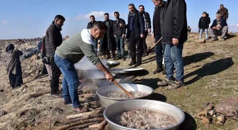 Şanlıurfa'da çiftçiler, yağmur duasına çıktı: Kurbanlar kesildi, dualar edildi