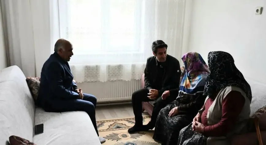 Sarıkamış Kaymakamı Aslantatar’dan yaşlılar günü ziyareti