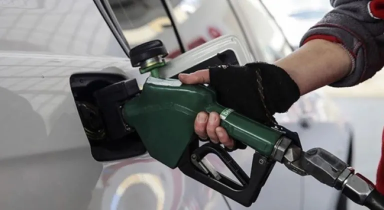 Savaş akaryakıt fiyatlarını da vurdu! Görülmemiş zam kapıda...