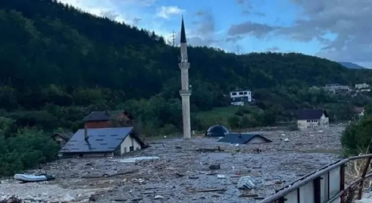 Şiddetli yağışlar can aldı: 18 ölü