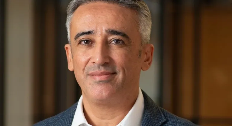 Şişecam'da Büyük Atama! Satınalma Dümenine Enis Kökeş Geçti